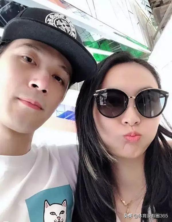 王仪涵晒结婚照,如今高校任职,人越来越美