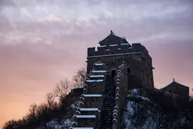 雪浴金山岭长城，分外壮美妖娆图片