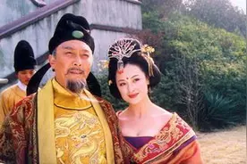 杨贵妃三姐让瓦工装修，花了200万钱，瓦工却不知足：还有手艺费图片