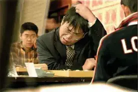 二十年后围棋九段唐韦星又被象棋大师让九子，还敢说象棋容易吗？图片