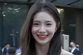 美貌虽然是稀缺资源，但刘浩存的资源未免也太好了点图片