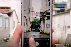 今天才知道，手机原来还隐藏了个“望远镜功能”，想看哪里都可以图片