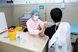 乙肝患者的检查之痛：每年定期检查对贫苦家庭来说负担较重图片