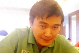 象棋界下彩出身的绝顶高手，还和王天一下过彩棋，经常横扫路边摊图片