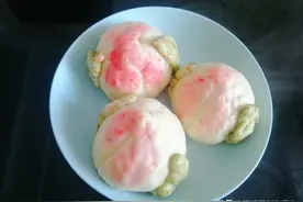 自己尝试做的寿桃     美食制作/图文    梁明霞图片