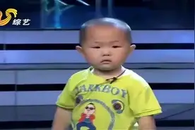 张峻豪太有才，随便放个音乐就开始跳舞，观众笑个不停图片