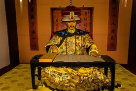 雍正皇帝夺取九子夺嫡的胜利，成为一国之君，但为何处死兄弟图片