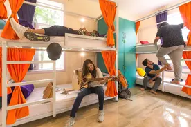 高校领导说“艺术生思想开放”，那男女混宿是洪水猛兽吗？图片