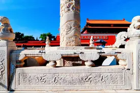 天安门广场4根汉白玉柱子，20吨矗立了500年，古代作用很大图片