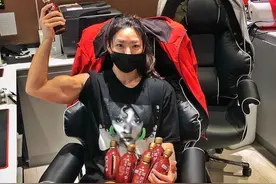 韩国肌肉女，手臂肌肉不逊色任何一位男士，同时也不失女人的柔美图片