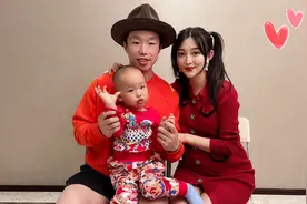 烧饼的遗传基因有多强大？祖孙三代共用一张脸，嫂子再漂亮也没招图片