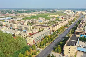 系列报道《告别贫困》第六篇：《小镇传奇》图片