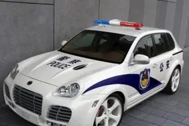 同样是警车，写着“警车”和“公安”的有何不同？如今才弄明白图片