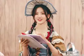 杨超越22岁生日农场造型，就像美丽的一副田园画，小雀斑也好可爱图片