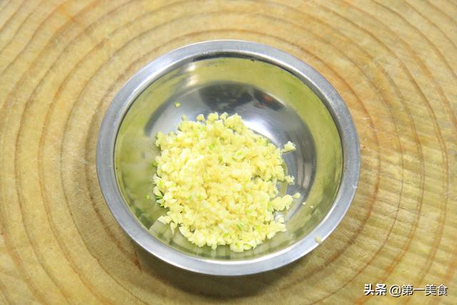 金针菇这样蒸一下真好吃，做法简单又入味，营养丰富，越吃越香