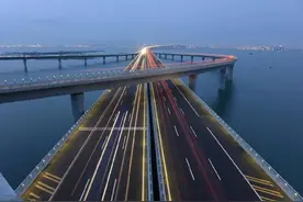 中国耗资1200多亿，建港珠澳大桥，创多项世界纪录，老外眼红了图片