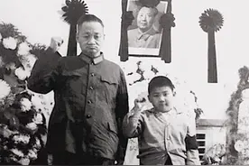 毛岸青晚年：打麻将玩牌九，时常一个人流泪，很想妈妈图片