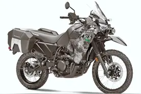 川崎发布2022款KLR650，“异兽不够硬”的欠缺得到弥补图片