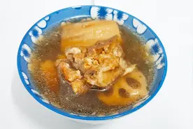 现在秋天干燥教大家煲一道美容养颜的汤水 美丽的女人是汤水养的视频封面