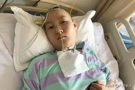 高三女孩放学路上被撞，治疗两年半依然昏迷，妈妈：已经很满足了图片