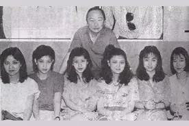 古龙，怎么我的女朋友都不来看我呢？死后林清玄买48瓶XO给其陪葬图片