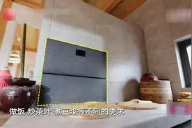 农村柴火灶这样设计实用：烟囱嵌入油烟机，干净无油烟也不占空间图片