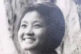 女干事主动约会张参谋：我室友去出差了，宿舍就我一个人图片