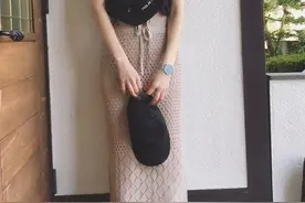 36岁日本妈妈的“显高”穿搭，基础款搭配，塑造良好的身材比例图片