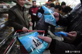 “囤粮囤菜囤油”上热搜背后，是一个超乎你想象的中国图片