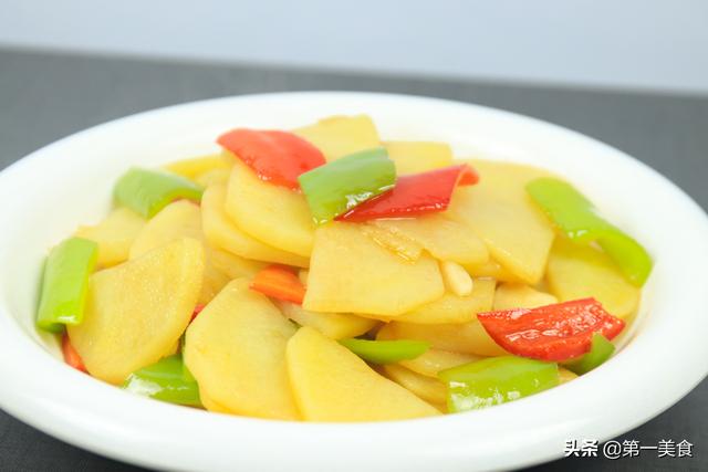 怎么炒土豆好吃（土豆片在家这样炒）