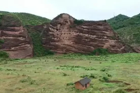 陕西一悬崖发现神秘山洞，听说是土匪居住地方，带大家完整看一遍图片
