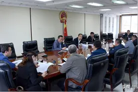 成少平主持召开区长办公会议 专题研究有关交通重点项目建设保障工作图片