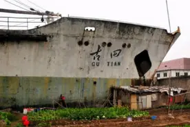 钢材匮乏的年代，我国造出世界上最大的水泥船，终身只航行过一次图片