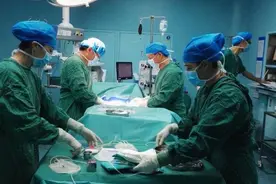 母亲节最大的献礼15岁少女捐赠骨髓 用自己的热血挽救母亲的生命图片