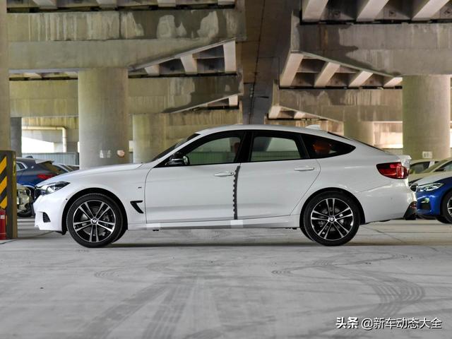 252马力动力配8AT自动挡，进口豪华特别轿车，实拍宝马3系GT