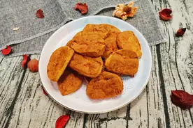 不油炸不上火的麦乐鸡，减脂全靠它，微酥可口，搭配番茄酱美味图片