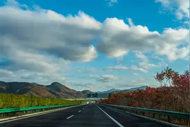 ​中国高速公路四通八达，那么朝鲜和缅甸的高速公路是啥样的？图片