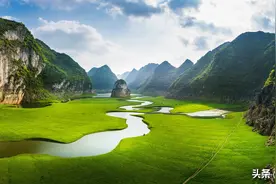 春心莫共花争发，一寸相思一寸灰图片
