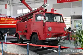 70年代的上海消防车你见过吗？居然采用了上海SH-130的底盘图片