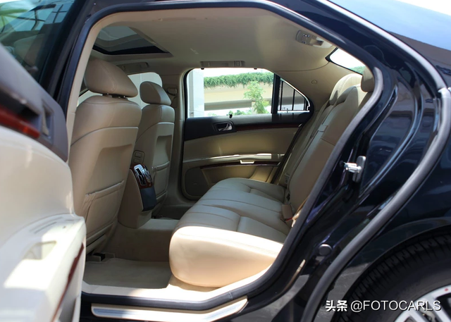 凯迪拉克SLS赛威3.0 V6实拍，外型绝对够霸气，话说也是油老虎？