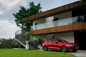 选豪华车不要只盯BBA，年轻人和年轻人喜欢的罗翔都选择了沃尔沃图片