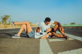 越没本事的男人，越爱把这四句话挂在嘴边图片