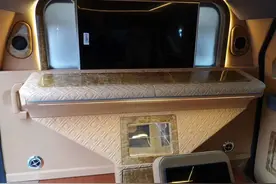 “超级越野车”罕见SUV 乔治巴顿实拍 内饰极为奢华强大动力输出图片