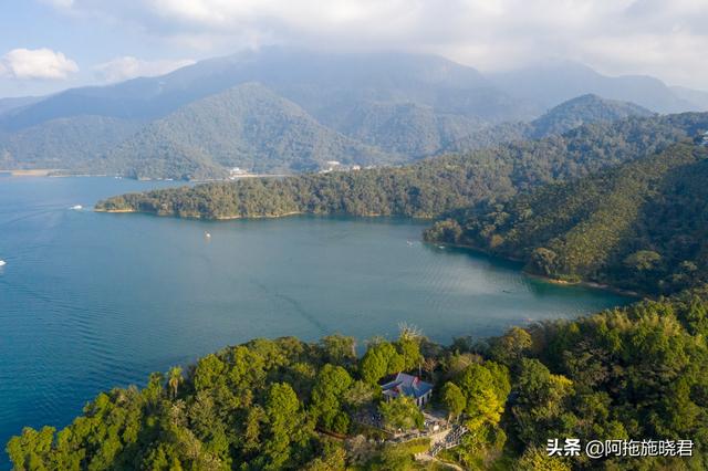 日月潭，台湾最大的天然淡水湖，每个人小学课本都读过的