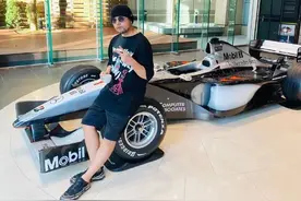 周杰伦：午后咖啡时光图片