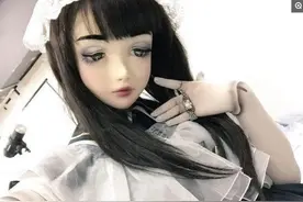 女子化妆成洋娃娃，走在街上经常将人吓哭，网友吐槽：太吓人了图片