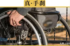 停车时只挂P挡，不拉手刹，会损伤变速箱吗？老司机：停得很稳图片