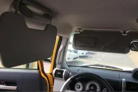 6岁男孩被宝爸遗忘在车内，遭受暴晒3小时，打开车门现意外惊喜图片