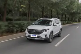 10多万买台中型SUV，外观虎实，空间大｜风行T5L图片