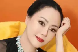 章小蕙这富态气质绝了！戴5颗宝石项链亮相活动，雍容贵气太耀眼图片